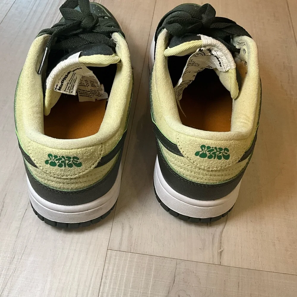 Nike Dunk Low‎ Avocado Sneaker